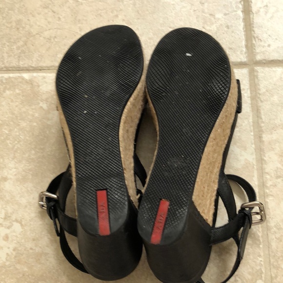✨HPx4!✨Prada Black Leather Wedge Sandals Size 38 - Picture 6 of 8